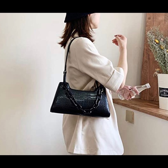 Croc Embossed Shoulder Bag - Picture 4 of 6